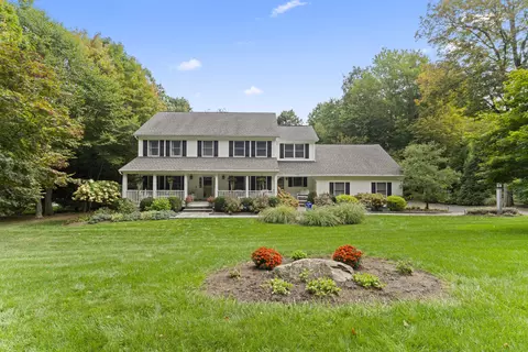 25 Pound Sweet Hl, Bethel, CT 06801