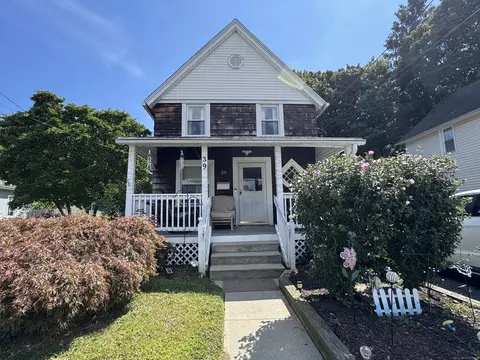 39 Thompson St, Milford, CT 06460