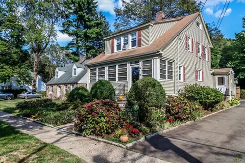 11 Garfield Ave, North Haven, CT 06473