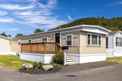 34 Donna St, Beacon Falls, CT 06403