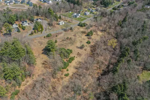 45 Hoskins Rd, Simsbury, CT 06070