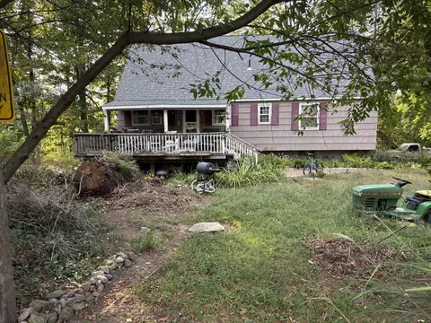 16 Fairfield Dr, Southbury, CT 06488