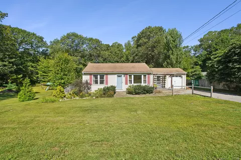 423 Lebanon Ave, Colchester, CT 06415