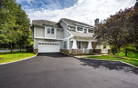 18 Penny Ln #18, Bethel, CT 06801