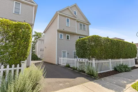 214 Seaside Ave, Stamford, CT 06902