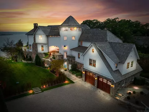25 Tokeneke Trl, Darien, CT 06820