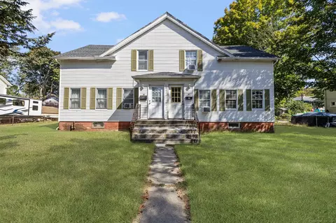 10 6th St, Plainfield, CT 06374