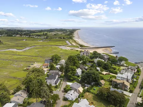 24 Pent Rd, Madison, CT 06443