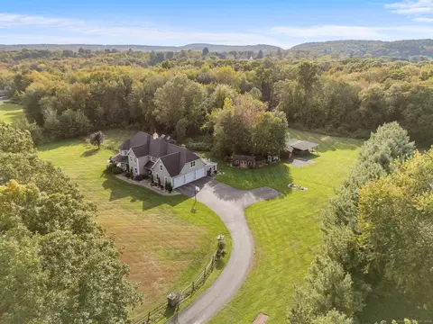 30 Tolland Rd, Bolton, CT 06043