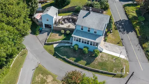 20 Cherry St, Seymour, CT 06483