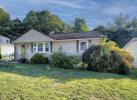 96 Maplewood Terrace Ext, Hamden, CT 06514