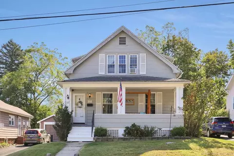 122 Carpenter Ave, Meriden, CT 06450
