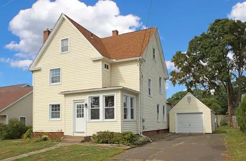 24 Harrington St, Meriden, CT 06451