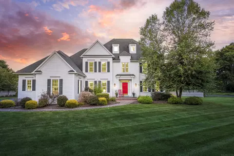 2 Charlotte Ct, Avon, CT 06001