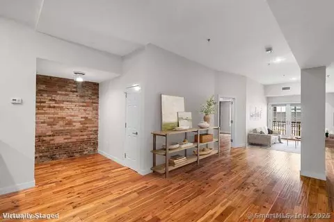 91 Church St #2, New Haven, CT 06510