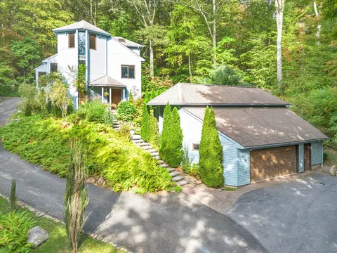 148 W Hill Rd, New Hartford, CT 06057