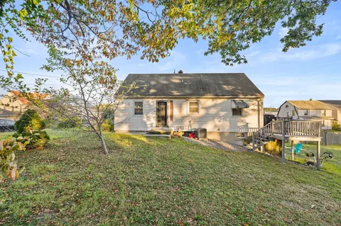 16 Hillcrest Ave, Hamden, CT 06514