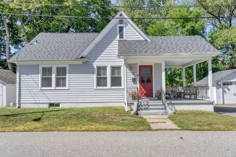 17 Grosvenor Pl, Norwich, CT 06360