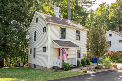 4 Stebbins Brook Ln, Simsbury, CT 06070