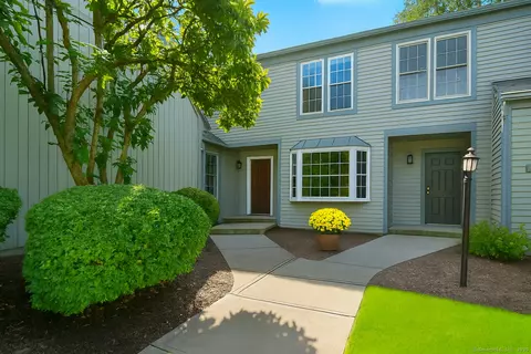 52 Gate Ridge Rd #52, Fairfield, CT 06825