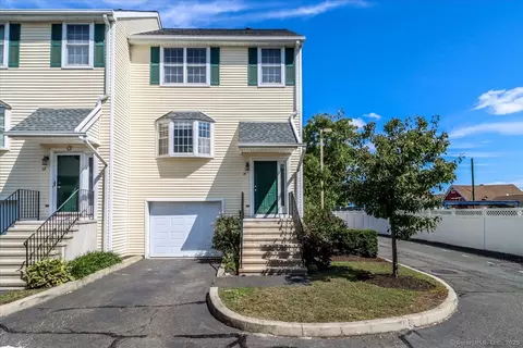 22 Main St #2-14, Danbury, CT 06810