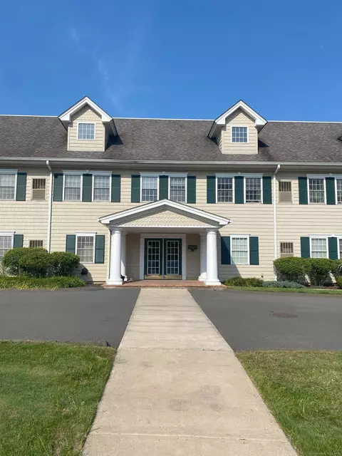 380 Main St #4, Wallingford, CT 06492