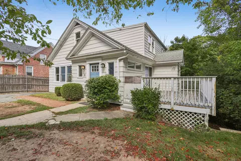 31 Old Colchester Rd, Quaker Hill, CT 06375