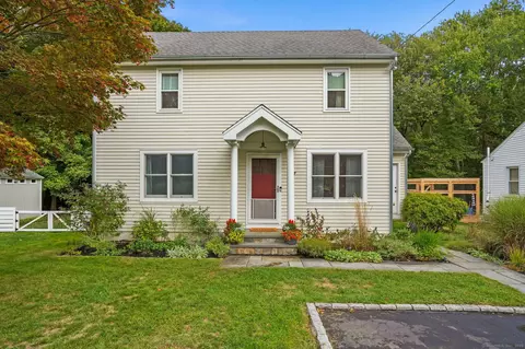 7 High Gate Rd, Westport, CT 06880