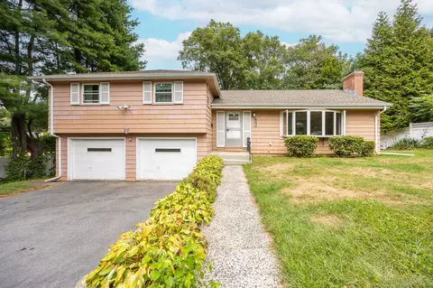20 Dogwood Dr, New Britain, CT 06052
