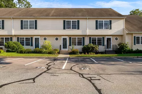 73 Briar Ln #73, Norwich, CT 06360