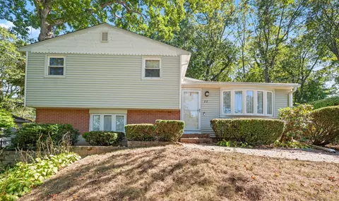 22 Rock Pasture Rd, Branford, CT 06405