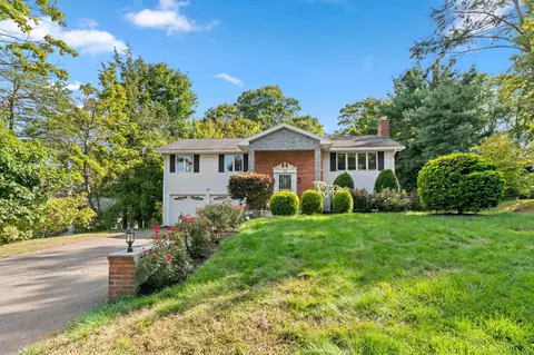 25 Birch Hill Dr, West Hartford, CT 06107