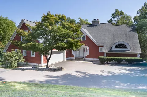 110 Old Wood Rd, Berlin, CT 06037