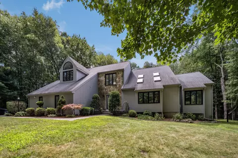 42 Buck Hill Rd, Madison, CT 06443