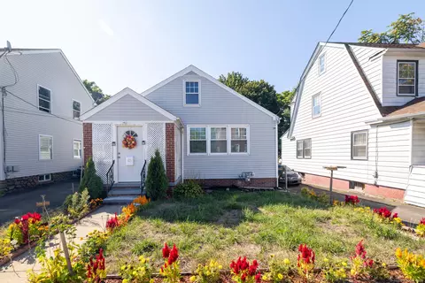 54 Arch St, Hamden, CT 06514