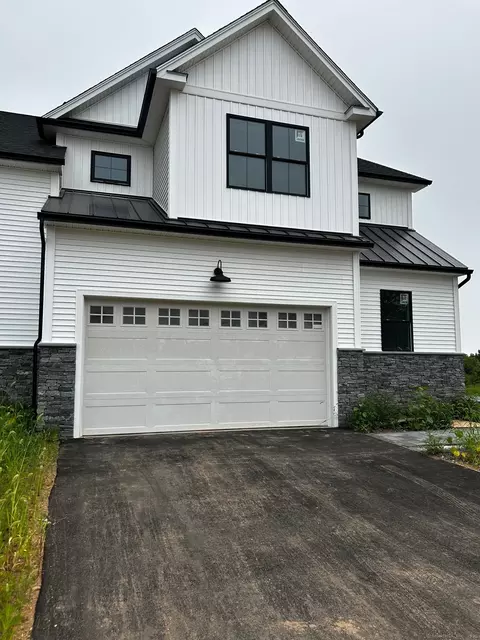 2 Village Cir #2, Guilford, CT 06437