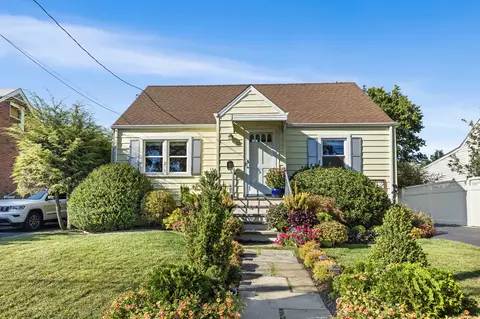 52 Sachem Pl, Stamford, CT 06902