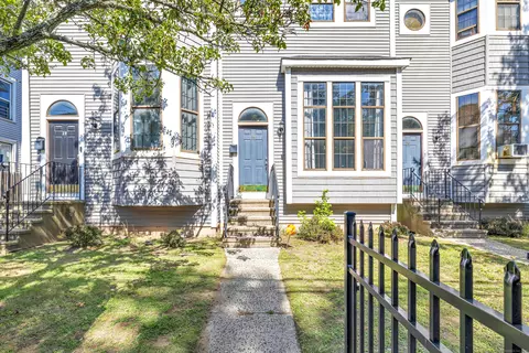 28 Cottage St #28, Bridgeport, CT 06605