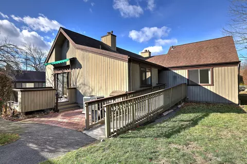 736 Quinnipiac Ln #B, Stratford, CT 06614