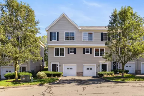 34 Donahue Ln #34, Manchester, CT 06042