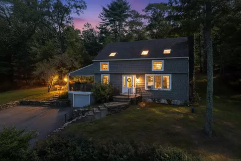 678 Squaw Rock Rd, Moosup, CT 06354