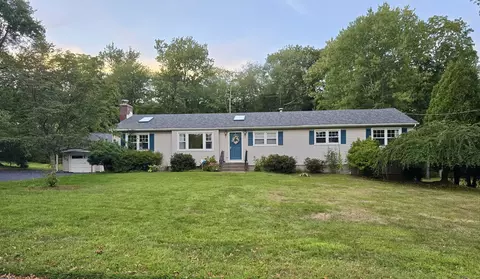 43 Jog Hill Rd, Trumbull, CT 06611