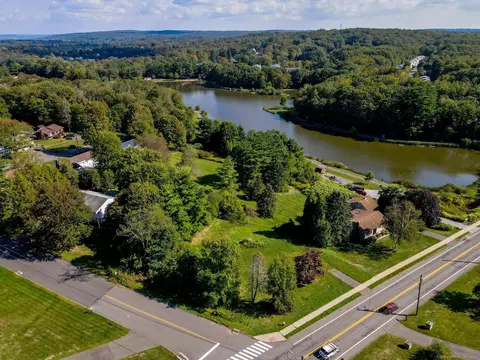 104 Seymour Rd, Plymouth, CT 06786
