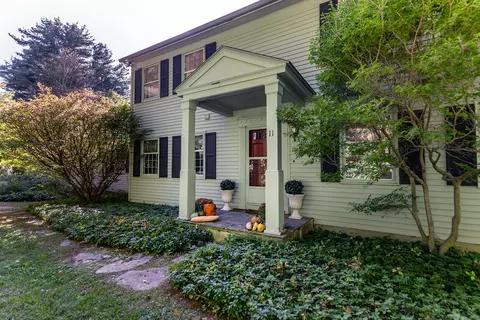 11 Williams Rd, Sharon, CT 06069