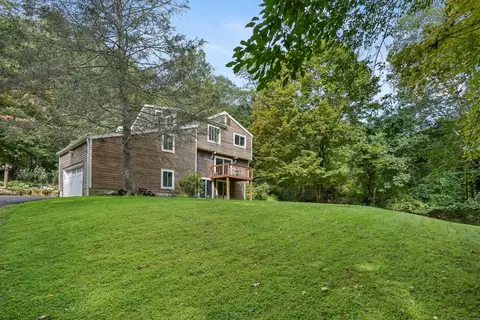 15 Bartram Dr, Redding, CT 06896 photo 1