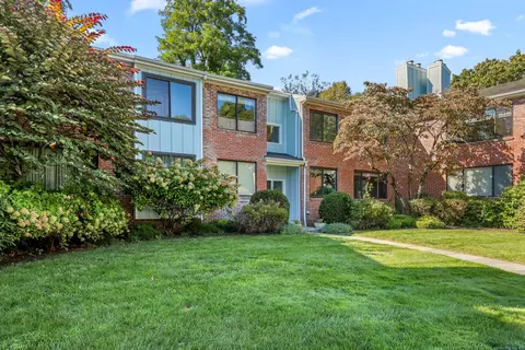 61 Hills Ln #61, Westport, CT 06880