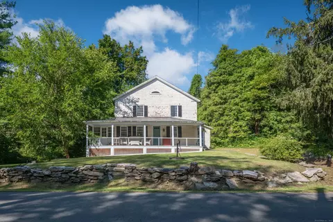 74 Wolfpits Rd, Bethel, CT 06801