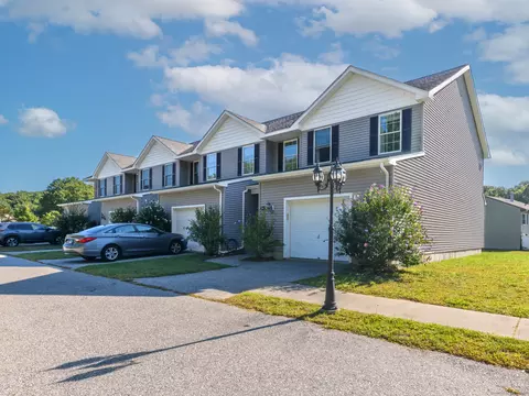 201 Jessica Ln #201, Killingly, CT 06241