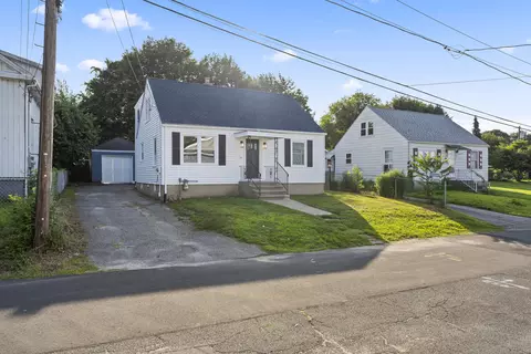 34 Vista Pl, Waterbury, CT 06708