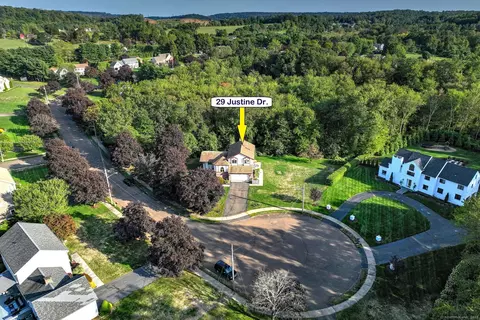 29 Justine Dr, North Haven, CT 06473